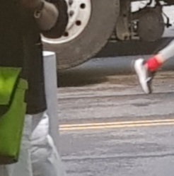 LiNKS, RECHTS, GERADEAUS